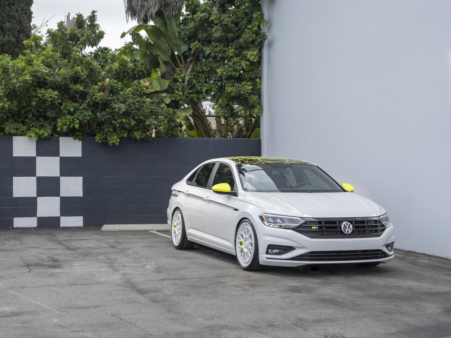  Volkswagen Jetta R-Line SoCal Concept 2018 года  (фото 4 из 5)